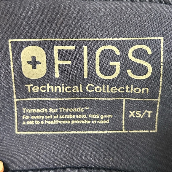 Figs Kade Cargo scrub pant. Good, used condition. X small - tall - Picture 2 of 3